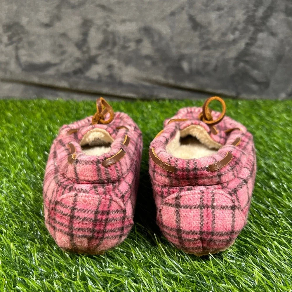 Minnetonka Cally Slipper Kids Size Twelve Pink Plaid Faux Fur Lined Moccasin